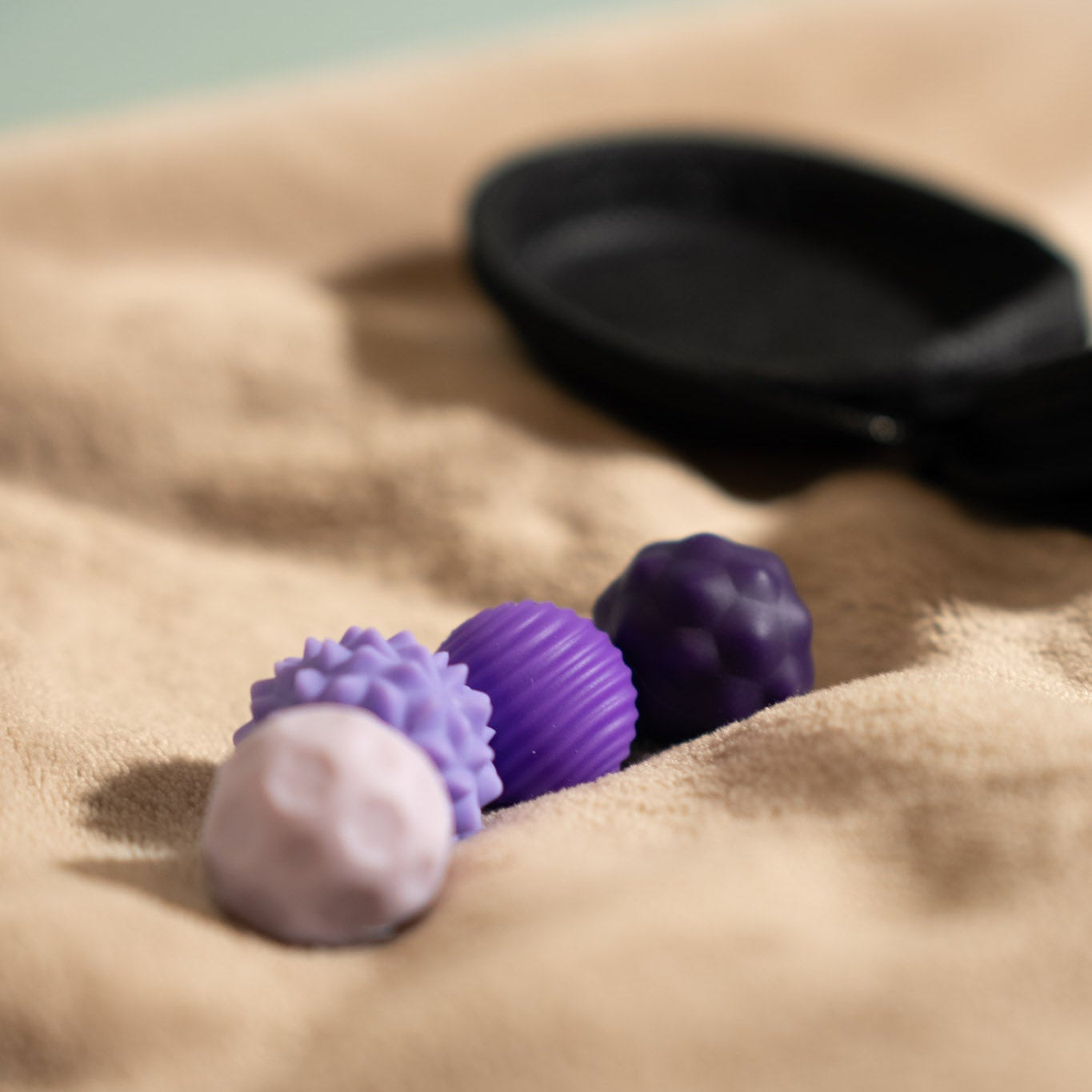 Magnetic balls